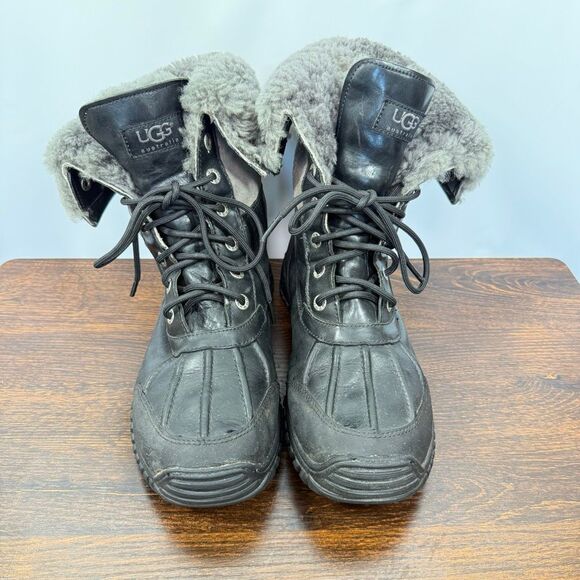 UGG Women’s F8012G leather sheepskin weatherproof boot size 8 - Picture 3 of 11